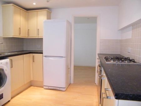 3 Bed Flat, Hove, BN3 - Photo 2