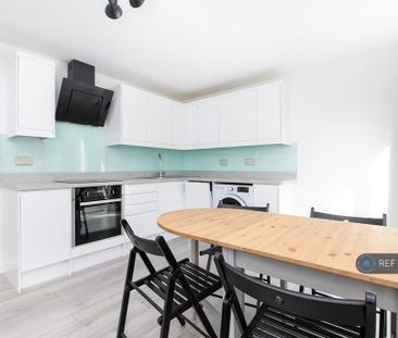 3 bedroom maisonette to rent - Photo 5