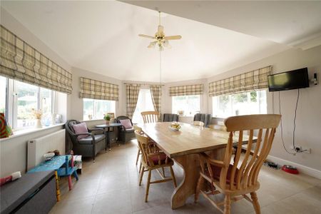 3 bedroom bungalow to rent - Photo 4