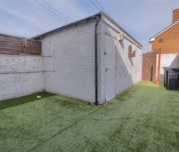 3 bedroom terraced house to rent - Photo 6