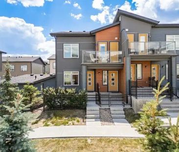 Two bedroom corner townhome with double car garage for rent | Calgary - Photo 1