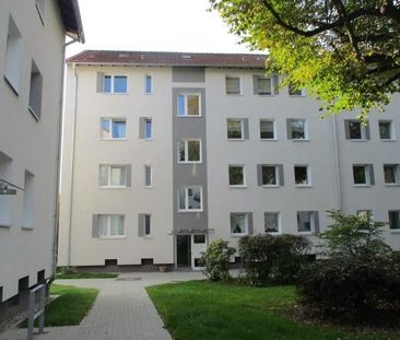 Schöne, renovierte 3-Zimmer-Wohnung mit Balkon! - Photo 1