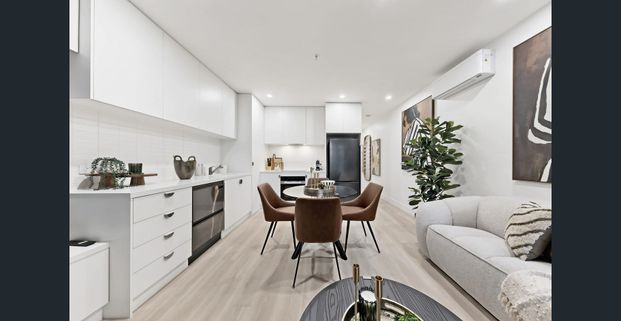 Freshly Renovated & Fully Furnished One Bedroom Apartment in the Heart of South Yarra - Photo 1