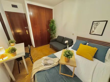 Calle de Isabel Clara Eugenia, Madrid, Community of Madrid 28050 - Photo 3