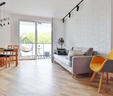 Odświeżone przestronne 3 pokoje 51 m² - Zdjęcie 2