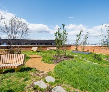 1 bedroom penthouse to rent - Photo 3