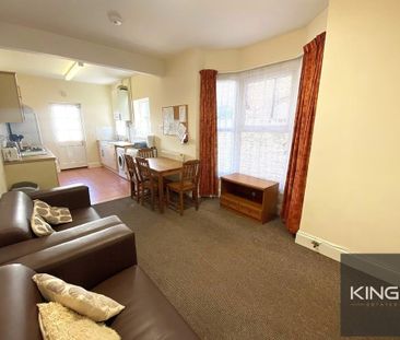 4 bedroom terraced house to rent - Photo 1