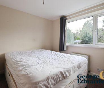 1 bedroom in a house share to rent - Photo 3