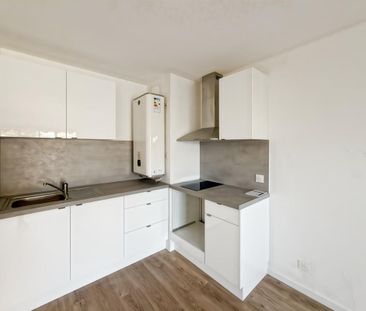 Location Appartement 1 pièce 24m² ANTIBES 06600 - Photo 2