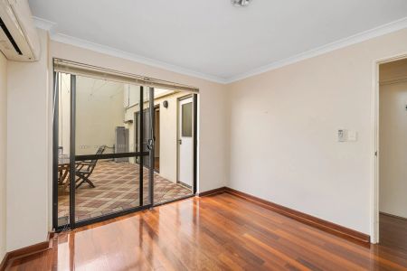 Unique and spacious - Photo 5