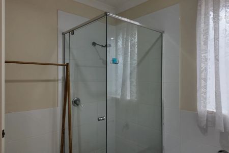 Modern 3-Bedroom Home in a Quiet, Convenient Location - Photo 3