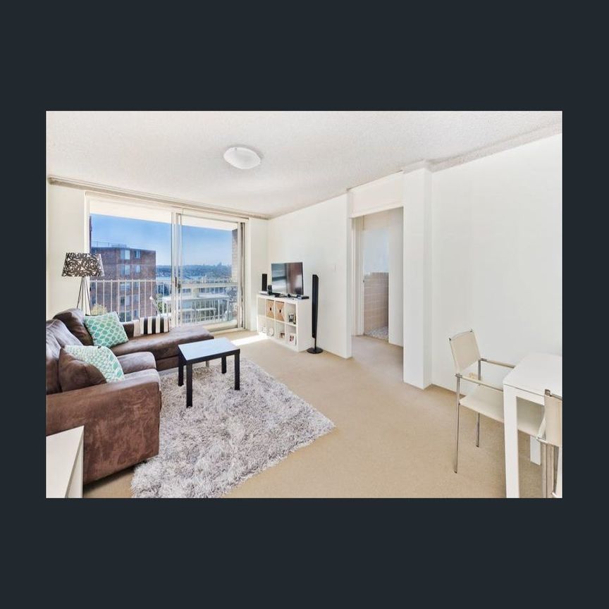 Panoramic Harbour & City Views in a Prime Location - Photo 1