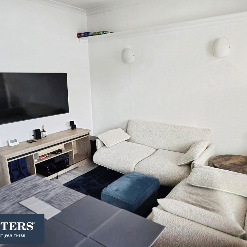 1 bedroom Flat To Let - Photo 1