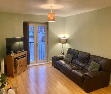 Whitehall Green, Leeds - Photo 1