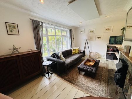 2 bedroom semi-detached bungalow to rent - Photo 2