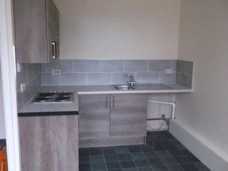 One bedroom studio type apartments from £390 PCM - Photo 3