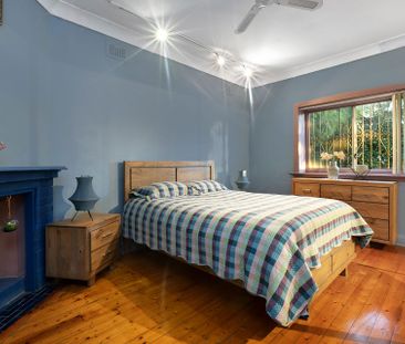 Charming full brick family oasis with two street access - Bordering... - Photo 1