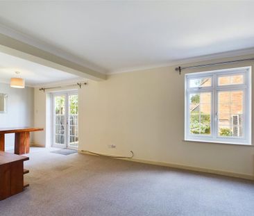 3 bedroom semi-detached house to rent - Photo 1