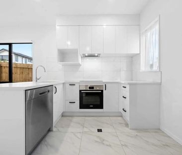 Modern Corner Townhouse in the Heart of Howick - Photo 6