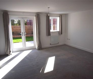 3 bedroom semi-detached house to rent - Photo 2
