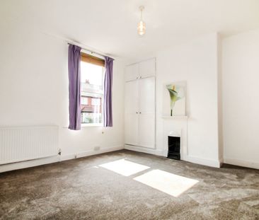 4 bedroom terraced house to rent - Photo 4