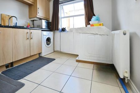 3 bedroom property to rent - Photo 3