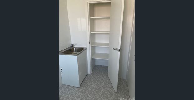 Newly Renovated 2 Bedroom Unit - Photo 1