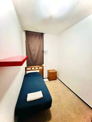 Carrer de Nàpols, Barcelona, Catalonia 08018 - Photo 1