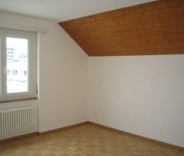 Helle Dachwohnung mit Balkon - Photo 1