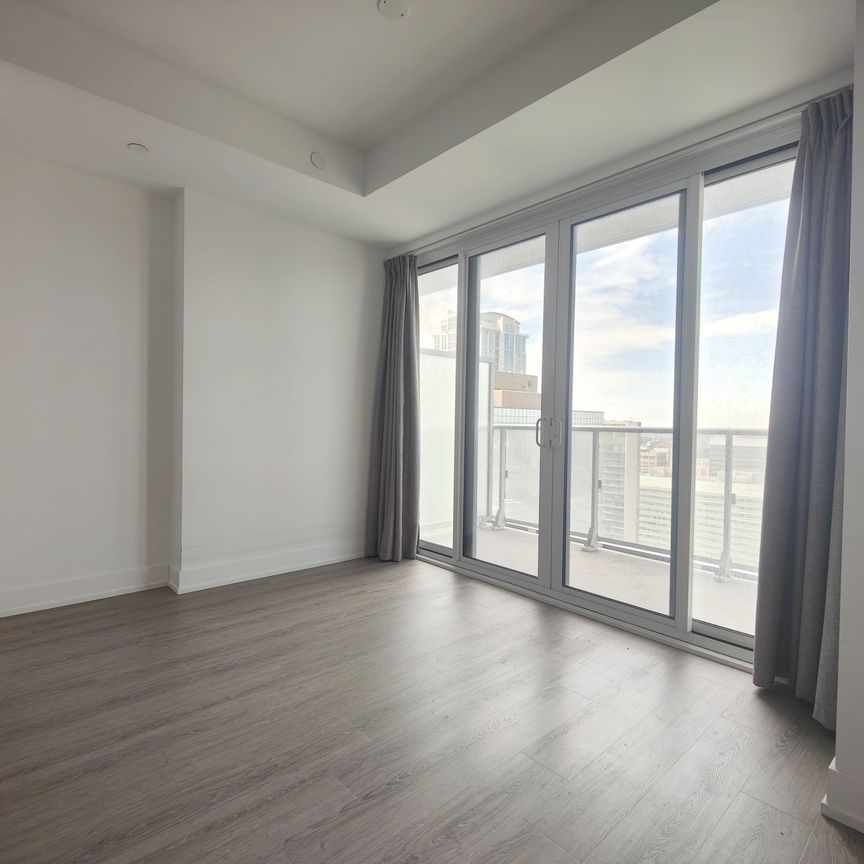 For Lease - 7 Grenville Street Unit# 3713, Toronto, Ontario - Photo 1