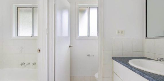 3 Bedroom Family Home - Photo 2
