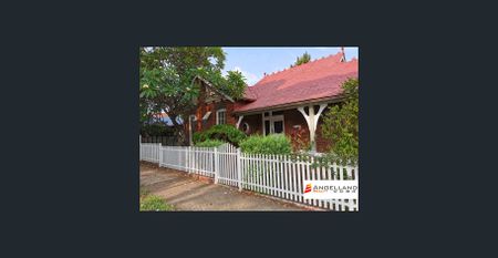 Great Location House at Burwood - Photo 2