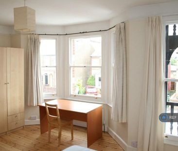 5 bedroom semi-detached house to rent - Photo 5