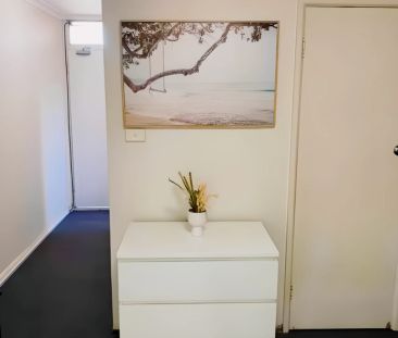 45 Phelps St, Sydney - Photo 6