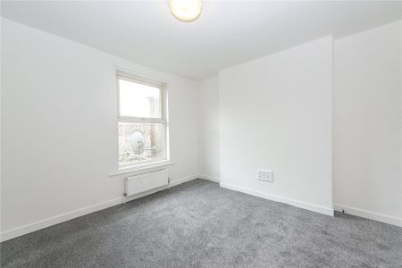 5 bedroom terraced house to rent - Photo 2