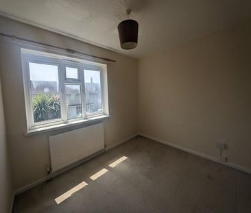 3 bedroom end of terrace house to rent - Photo 3