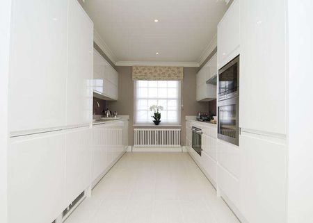 A very spacious four bedroom family apartment - Photo 4