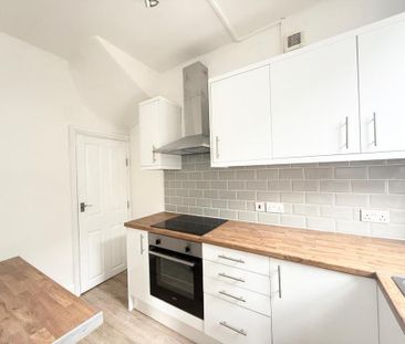 2 bedroom end of terrace house to rent - Photo 4