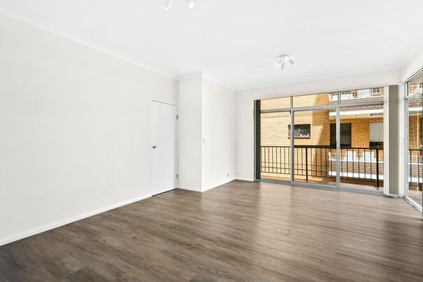 Contemporary First-Floor Apartment in a Prime Beachside Location - Photo 1