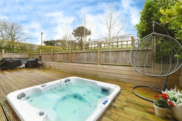 Westbury Road, Brentwood, Property for rent - Photo 1