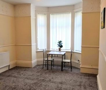 1 Bed Flat, Polygon Street, M8 - Photo 3