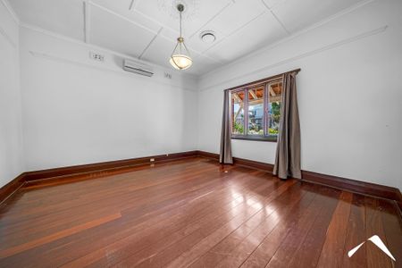 15 Burgess Street, LEEDERVILLE WA 6007 - Photo 2