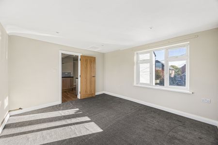 Cherry Orchard, Swindon, SN6 - Photo 4