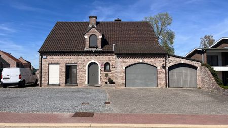 Vrijstaande woning met 4 slaapkamers en inpandige garage. - Photo 2