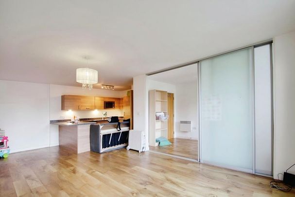 3 bedroom apartment to rent - Photo 1