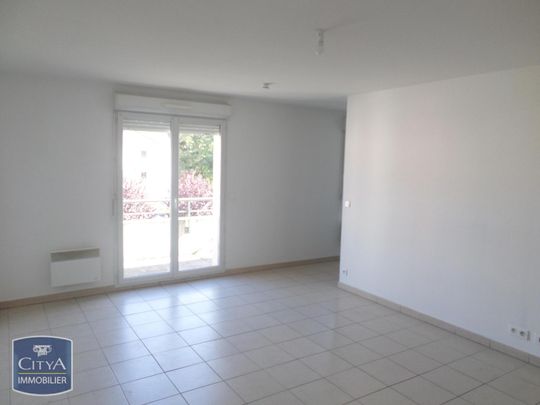 Location Appartement 2 pièces 46m² HENIN BEAUMONT 62110 - Photo 1