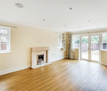 6 bedroom detached house to rent - Photo 1