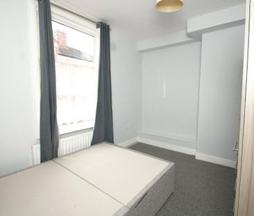 3 bedroom terraced house to rent - Photo 6