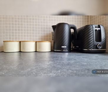 1 bedroom flat to rent - Photo 2