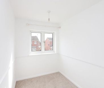 3 bedroom semi-detached house to rent - Photo 4